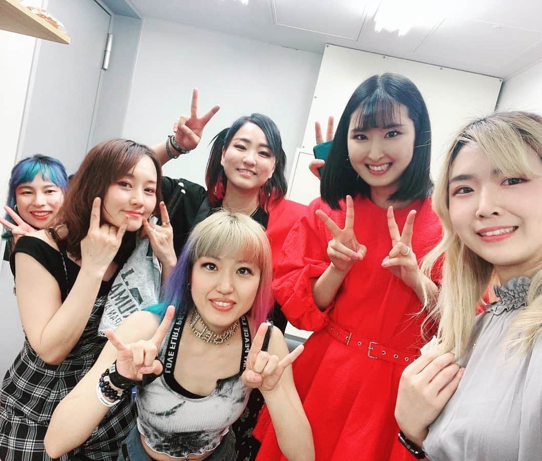 のインスタグラム：「ライブ楽しかった  #Rie.a.k.a.Suzaku ちゃん #磯貝真由 ちゃん #星野季奈 ちゃん #森はるか ちゃん #深井麻梨恵 ちゃん」