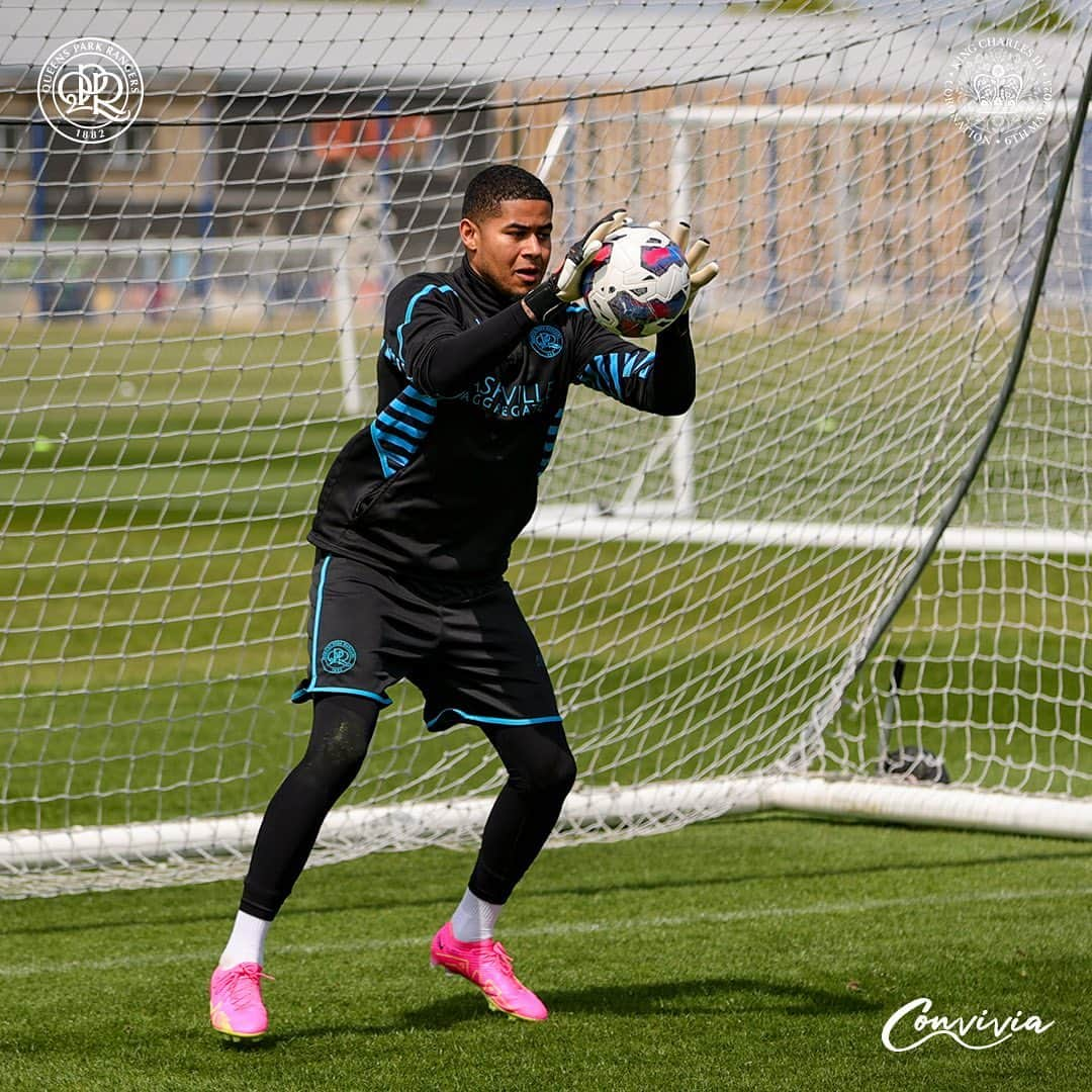 クイーンズ・パーク・レンジャーズFCさんのインスタグラム写真 - (クイーンズ・パーク・レンジャーズFCInstagram)「Final session ✅ Final day 🔜  @ianrandallphotography 📸  #QPR | #EFL」5月8日 2時46分 - officialqpr