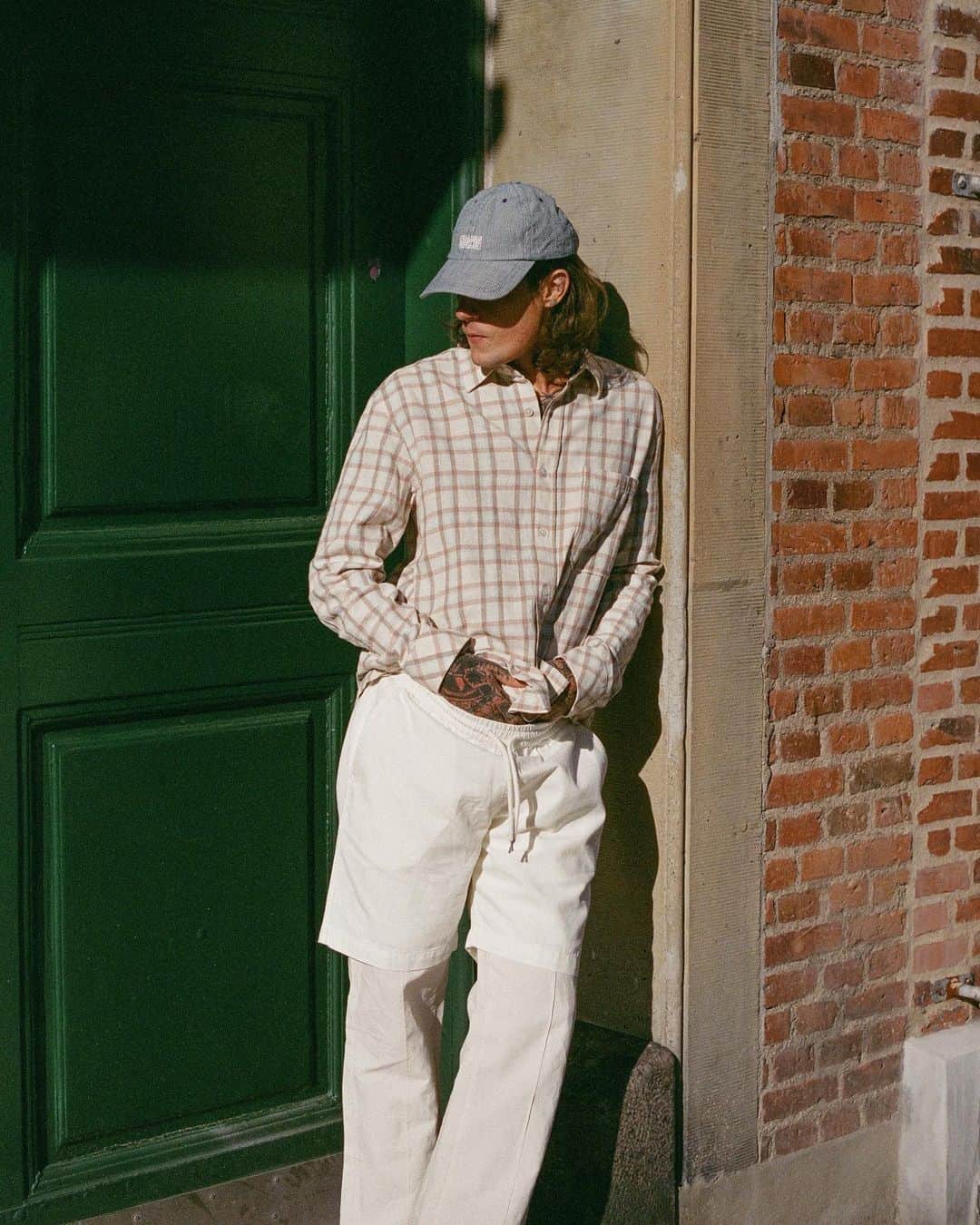 マッツノーガードのインスタグラム：「@anders_gran wearing our new collection, inspired by Copenhagen's vibrant summer vibes. Get ready for brighter times with light and earthy tones and lots of styles in a mix of cotton and linen.   Find the full men's collection on www.madsnorgaard.com  #madsnørgaard #newcollection」