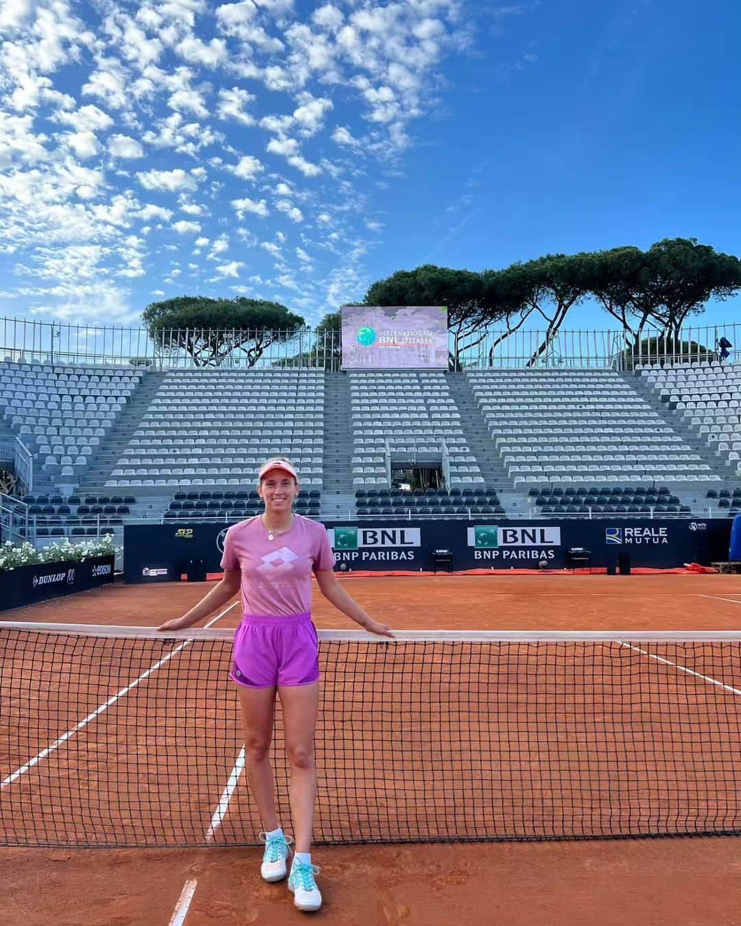 エリーゼ・メルテンスのインスタグラム：「Buonasera Roma 🍦 #lottosport #rome #italy」