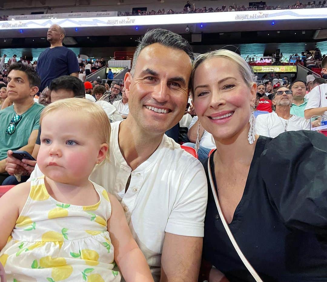 ブリタニー・ダニエルのインスタグラム：「Last night at the Miami Heat playoff game! First sporting event for Hope. She was transfixed!#miamiheatbasketball」