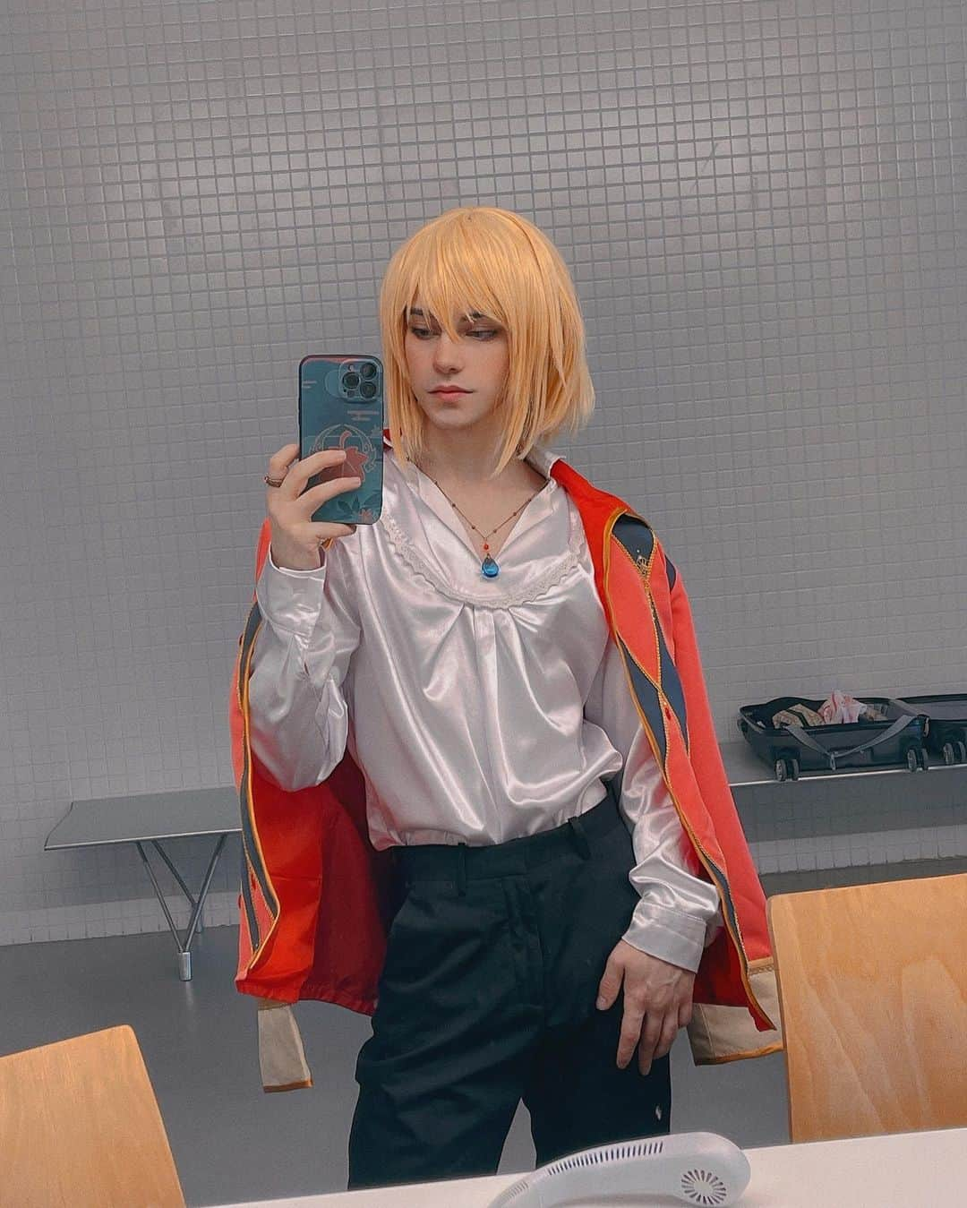 Geheさんのインスタグラム写真 - (GeheInstagram)「Hans' Running Palace or something like that ✨ ft. bitchotas w/ @pnkvirus #howlsmovingcastle #cosplay」5月8日 3時43分 - geheichou