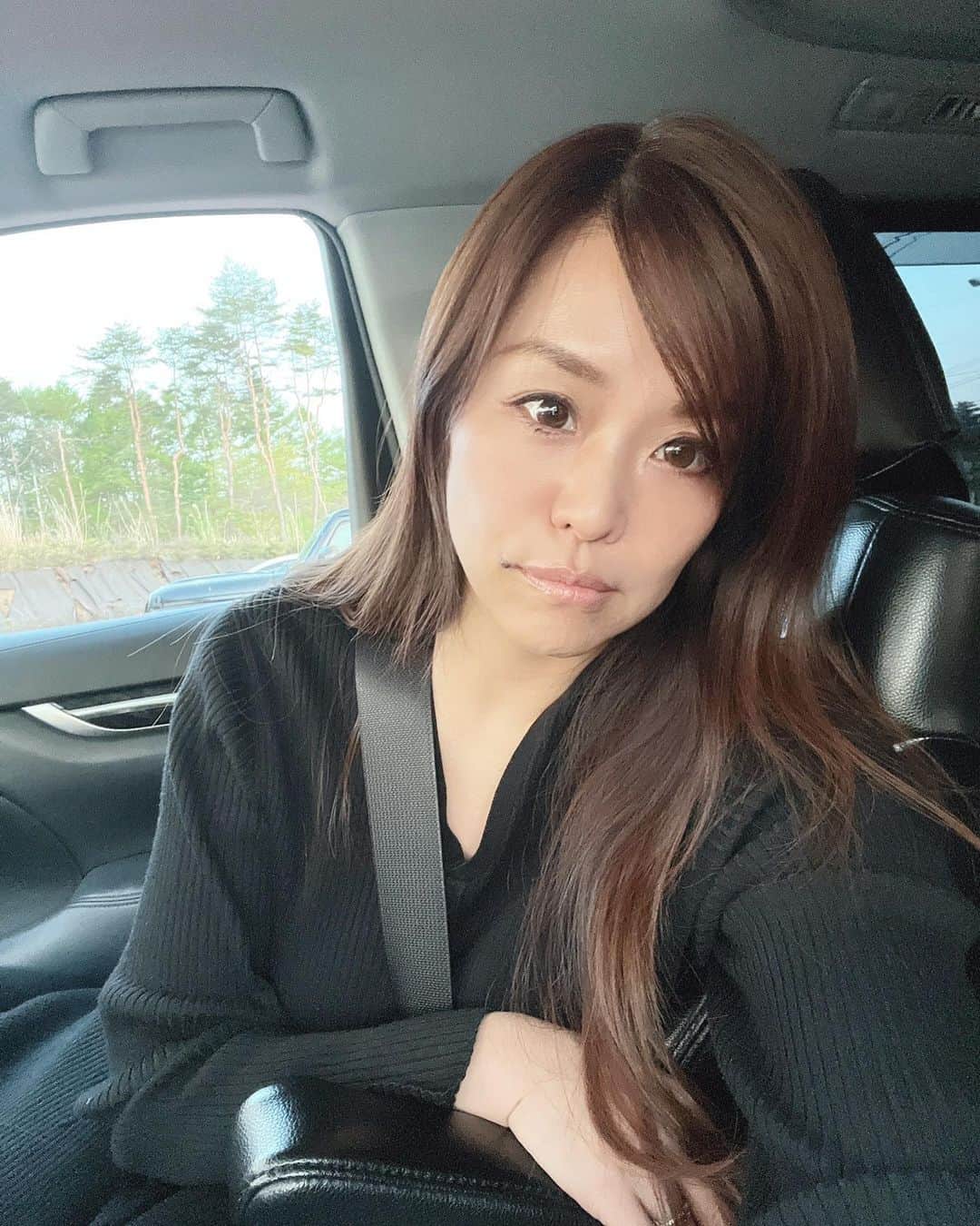 中根麗子のインスタグラム：「次の日は、軽井沢のおもちゃ王国へ行きました💗 アスレチックもあるし、おもちゃの部屋も沢山あるし、アトラクションや釣りもある。すごい楽しかったけど、また時間がなくて、あまり遊べなかった😭  帰りは渋滞していたので、また違う温泉へ💗  楽しかったね💗  パパありがとう💗  #家族旅行 #軽井沢 #おもちゃの王国 #15歳 #5歳 #4歳 #4人のママ」