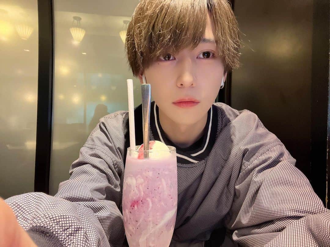 深谷柊のインスタグラム：「☕️」