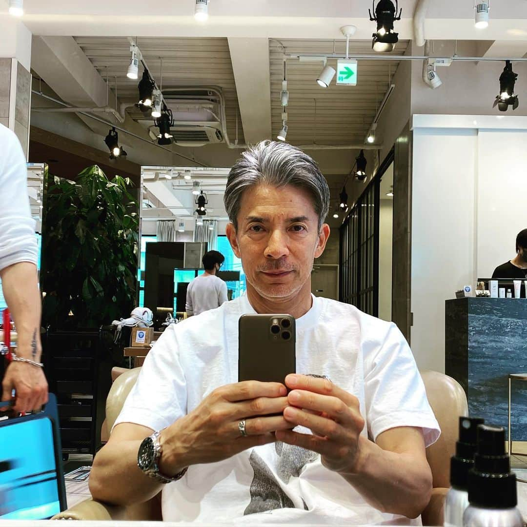 日比野玲さんのインスタグラム写真 - (日比野玲Instagram)「スッキリ！ BEFORE AFTER  午前中のヘアサロンが好き！  @kobayashihair  #ヘアカット #リフレッシュ #あるね ！」5月7日 19時11分 - aquilano_hibino