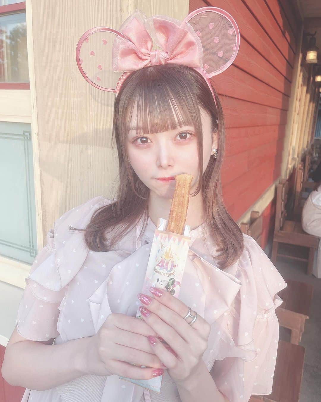 のインスタグラム：「ディズニーたくさんいきたい🥺」