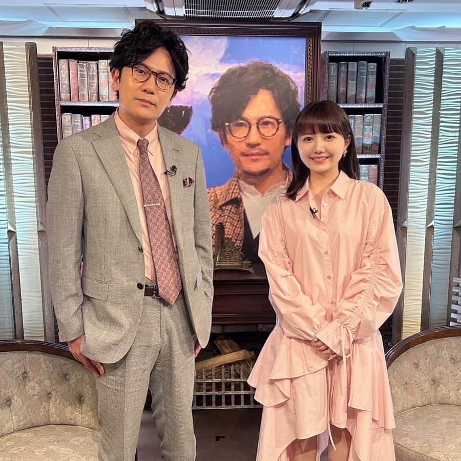 椎木里佳のインスタグラム：「稲垣吾郎さんと対談させていただきました！ すごく柔らかくお話ししていただけるとっても素敵な方でした🫶🏻 Z世代のトレンドや今注力しているビジネスのお話しなどなど盛りだくさんで楽しかった🥂 Abema TV「7.2 新しい別の窓」本日このあと20時49分頃〜で登場します🦢🪄  ※生放送の為、時間が前後する可能性がございますご了承ください . . . . #abematv #稲垣吾郎 さん　#smap さん #ななにー」