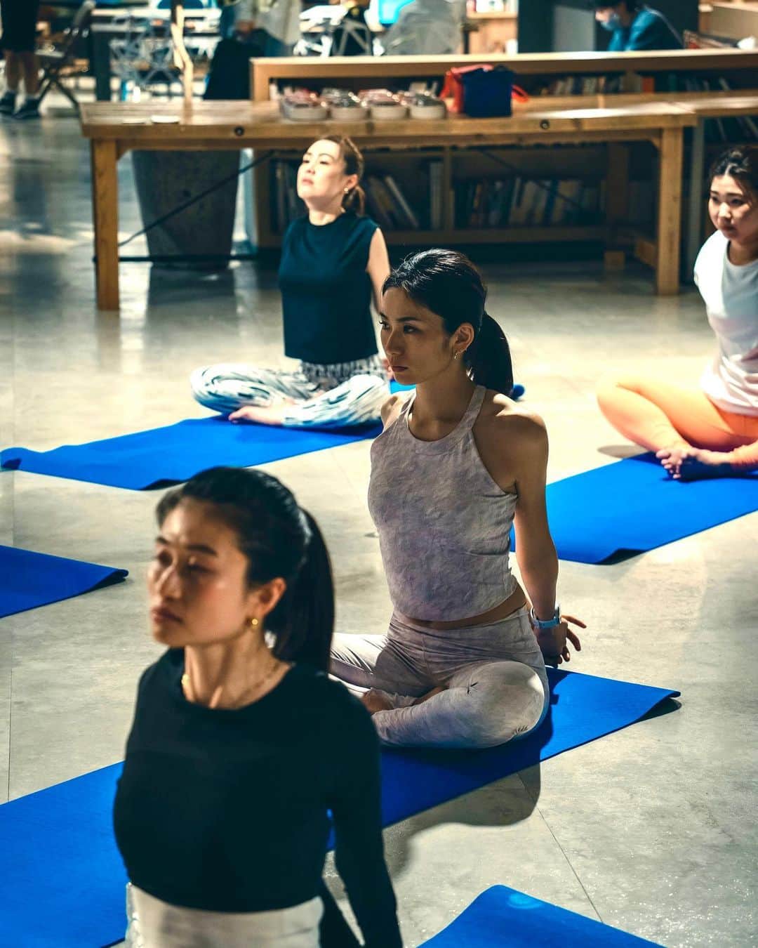 のインスタグラム：「✒️FYTTE column 「着るだけで自然と体を動かしたくなるウエア、HEREIAM wellness club Yoga sessionレポート！」 更新されました！  #hereiam #ヘレイアム #yoga #ヨガウェア」