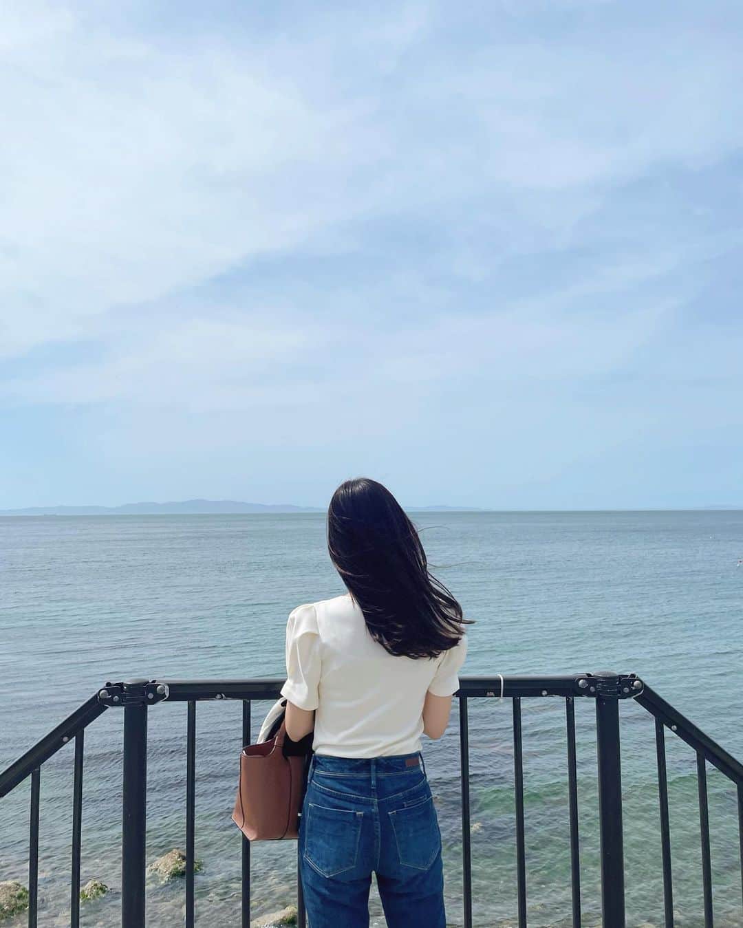 ハンナミのインスタグラム：「お散歩 !🌞☁️🩵#長松海岸」