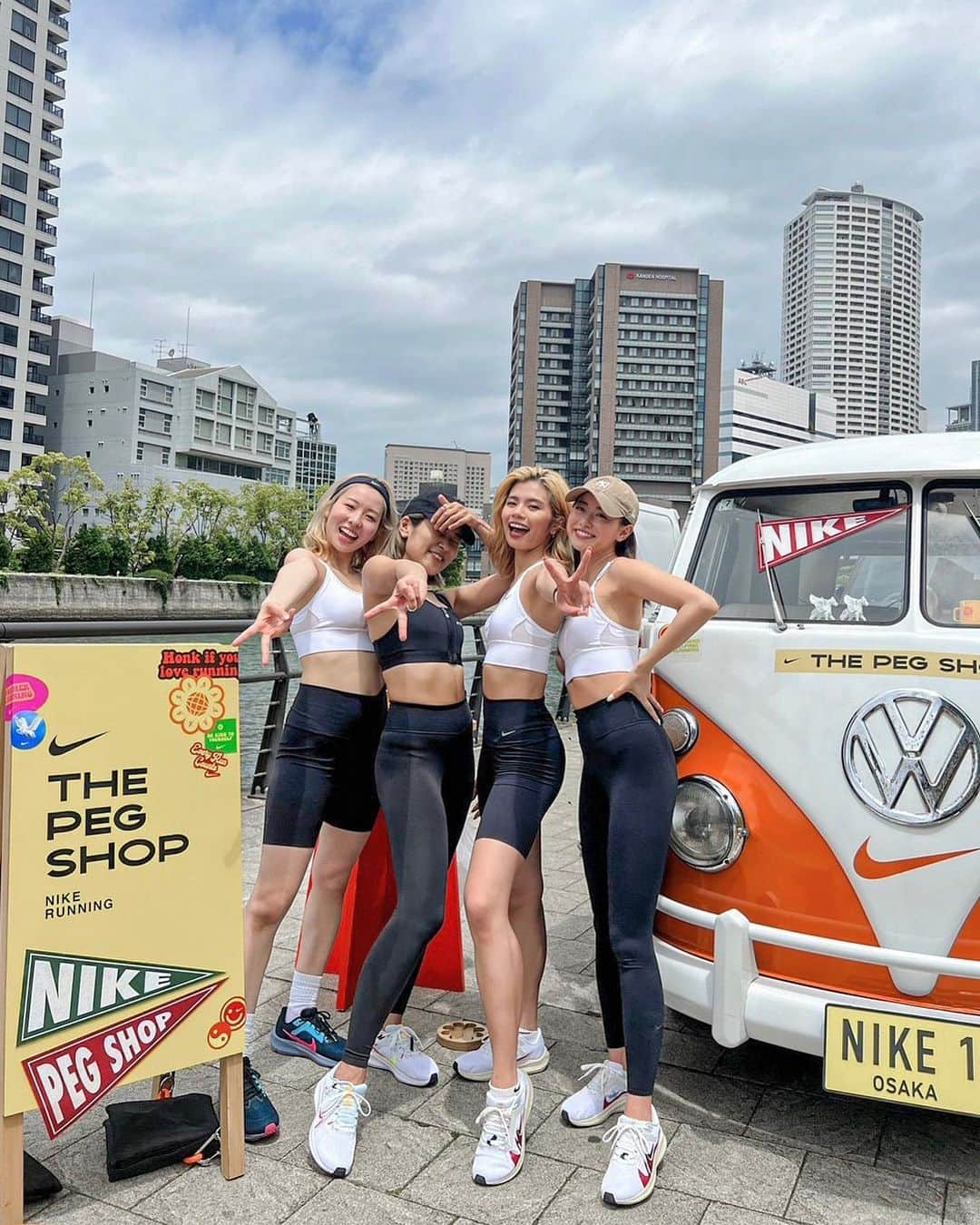 LISAのインスタグラム：「THE PEG SHOP VAN TOUR🪽✨ NIKEのランニングシューズ、 Pegasusの40周年をお祝いするバンツアー。 FITVIBESは大阪のセッションを担当させていただきました！  FITVIBESとして初の大阪遠征❤️‍🔥 楽しくて楽しくてあっという間の幸せ時間でした。✨  東京だけでなく、 またこうして色んな地域でイベントが出来るようにこれからも頑張ります✌🏼  サポートをしてくださった皆様、 本当にありがとうございました！  #GirlsBeWild #nike #pegasus40」