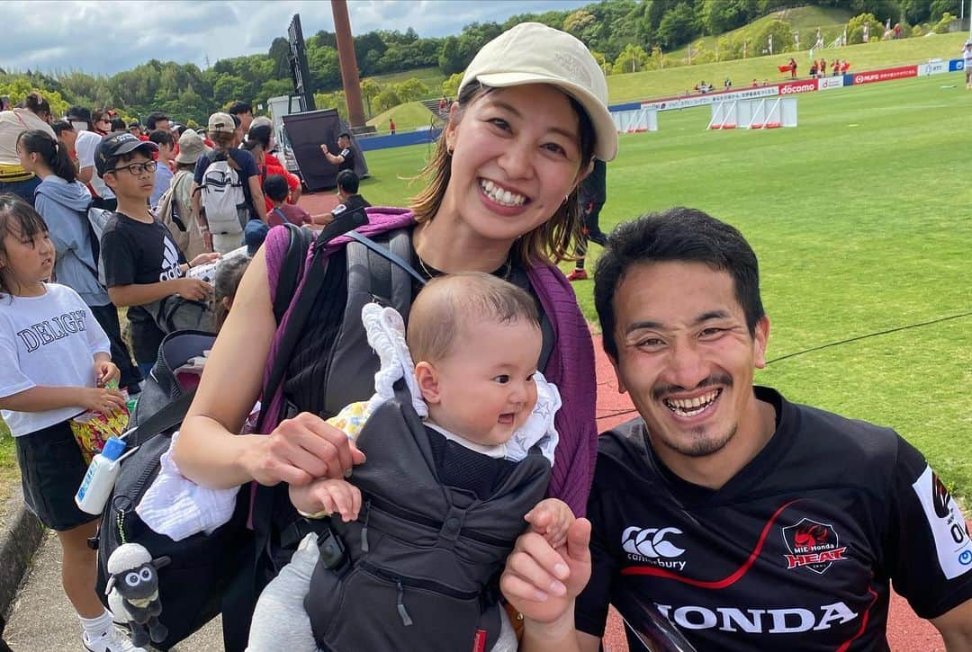 本村直樹さんのインスタグラム写真 - (本村直樹Instagram)「. 入替戦 vsNEC 第1戦　Win!! でもまだ折り返し。 今週も頑張ります！！  そしてホーム最終戦も勝って終われた！ セブンズに行って、オリンピックに出て、ここに帰ってくるまでに時間はかかったけど、ここでまたプレーできて本当に良かった。 そして改めて、観客と近くていいスタジアムだなと思います。 また来年ももっと面白い試合ができるように、次の試合全力で頑張ります！！ 応援よろしくお願いします！  #rugby #japanrugbyleagueone  #ラグビー #リーグワン #MieHondaHEAT #三重ホンダヒート #11 #ourRACE」5月7日 20時01分 - n.motomura