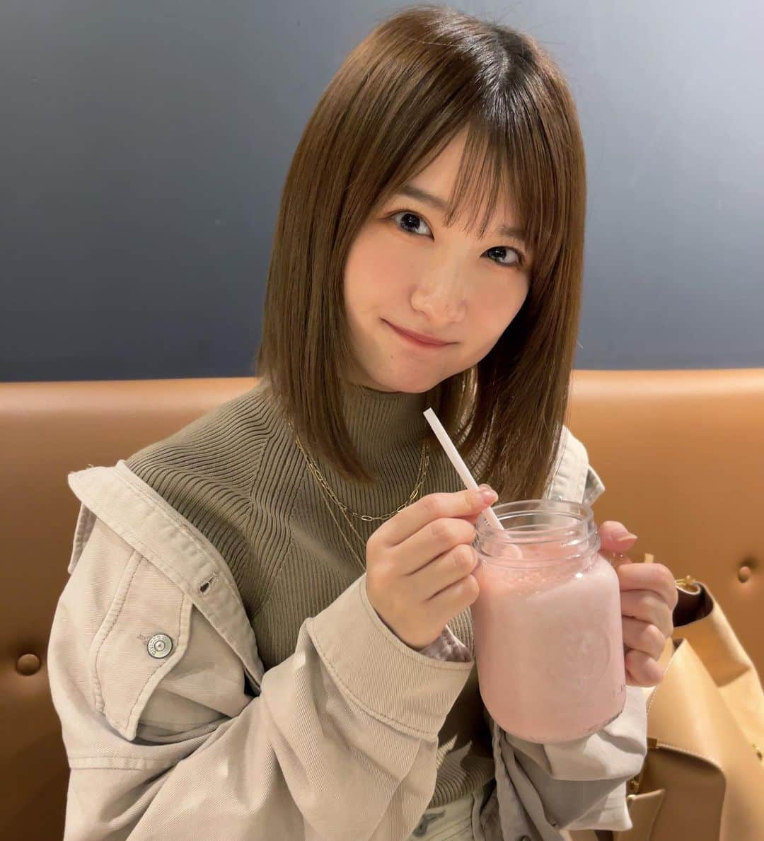 葉月智子のインスタグラム：「. ちゃんとインスタ更新しなきゃ頑張れ自分☹️  今日いちごミルク飲んだ🍓🍼  #Chomostagram」