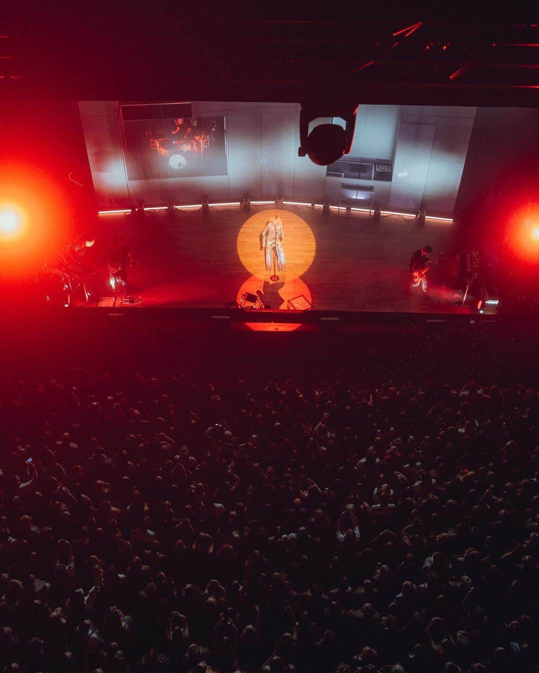 Tokio Hotelさんのインスタグラム写真 - (Tokio HotelInstagram)「Thank you Arnhem ❤️ 📸 @leonschlesselmann」5月7日 23時30分 - tokiohotel