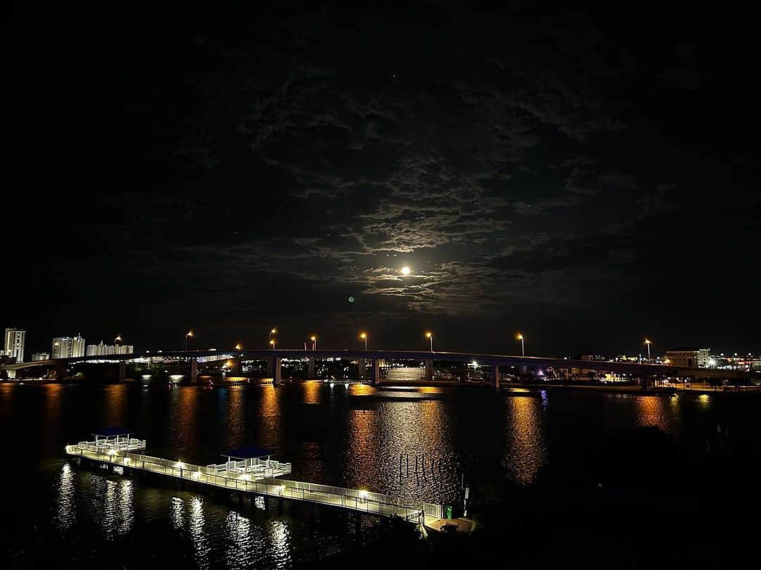 RINAさんのインスタグラム写真 - (RINAInstagram)「Daytona Beach の最後の夜に美しいお月様🌝ありがとう❤️☺️」5月7日 20時16分 - rina_karina0417