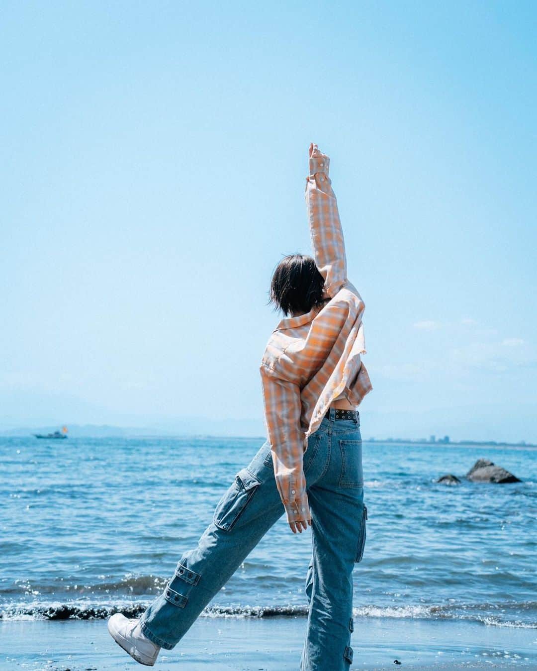 三阪咲さんのインスタグラム写真 - (三阪咲Instagram)「今日でゴールデンウィークおわりだね🥲  みんなゆっくり過ごせた？？🙋🏻‍♀️  三阪は餃子フェス行ったり、江ノ島に撮影しに行ったり、いとこに会ったり、結構充実してた😳🦋  いっぱい楽しんだから 気引きしめてがんばるぞーーー！！！🔥  そーいや、歌ってみた系の動画撮りたいんやけど リクエストとかあったらコメント欄で教えてほしい🙄  よろしくね☺️  📸: @holyhuman__1231  @ariyama.mp4」5月7日 20時10分 - misaka_saki