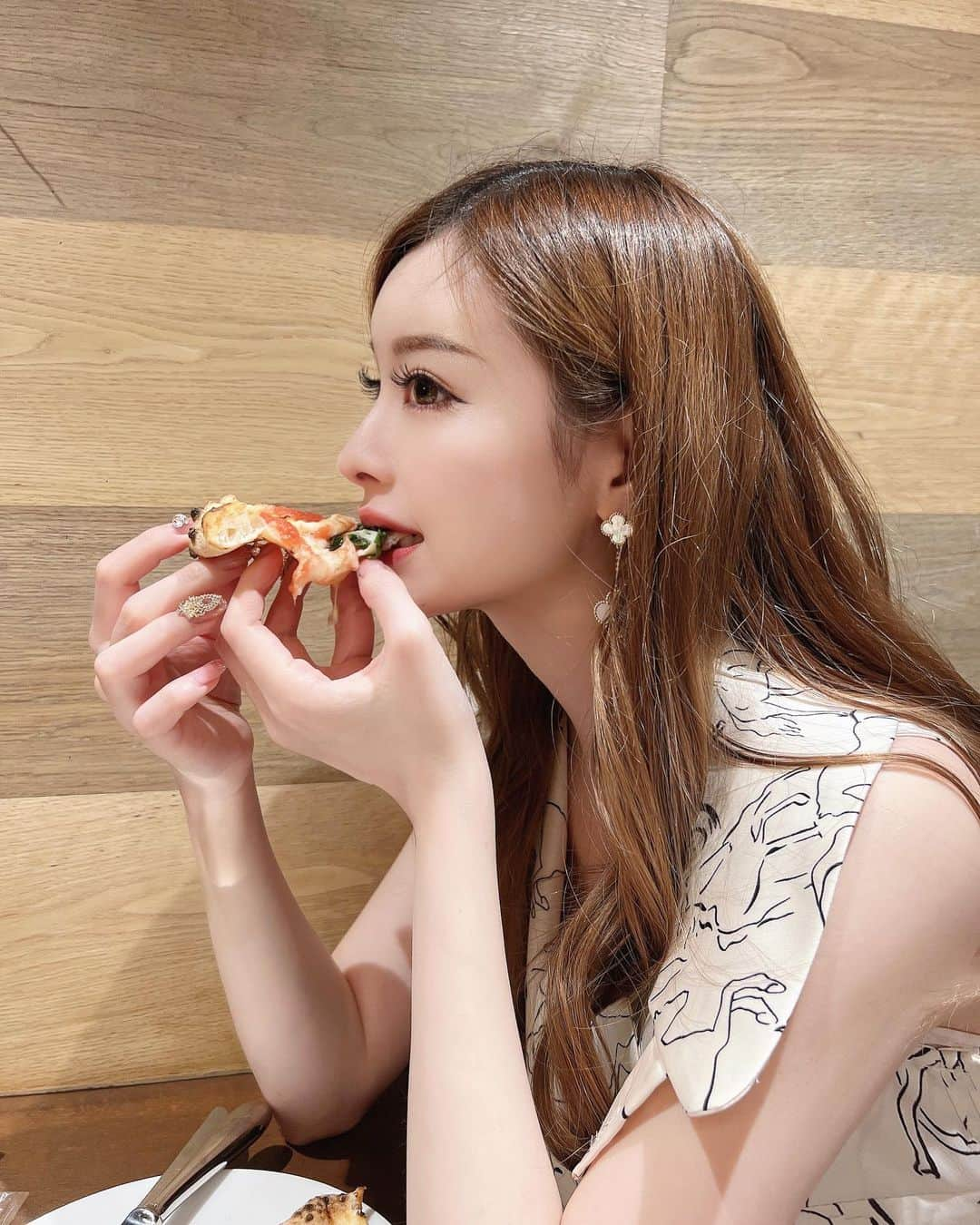 小川ももえさんのインスタグラム写真 - (小川ももえInstagram)「🍕うま❤︎  #麻布十番#azabujuban#麻布十番グルメ#麻布十番ランチ#savoi」5月7日 20時18分 - momoe_0406