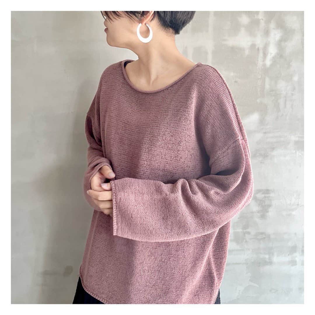 エリオポールのインスタグラム：「2023 Summer Collection  Knit  19.800yen / HÉLIOPÔLE   Ref: 13003042041HN Color: Beige. Pink. Gray Siz: 38  店舗にてお電話による通販対応も承っております。  HELIOPOLE代官山店  03 3770 6438  HELIOPOLE 札幌店  011 209 5455  HELIOPOLE 広島店  082 542 7033   @heliopole_official #HELIOPOLE  #エリオポール」