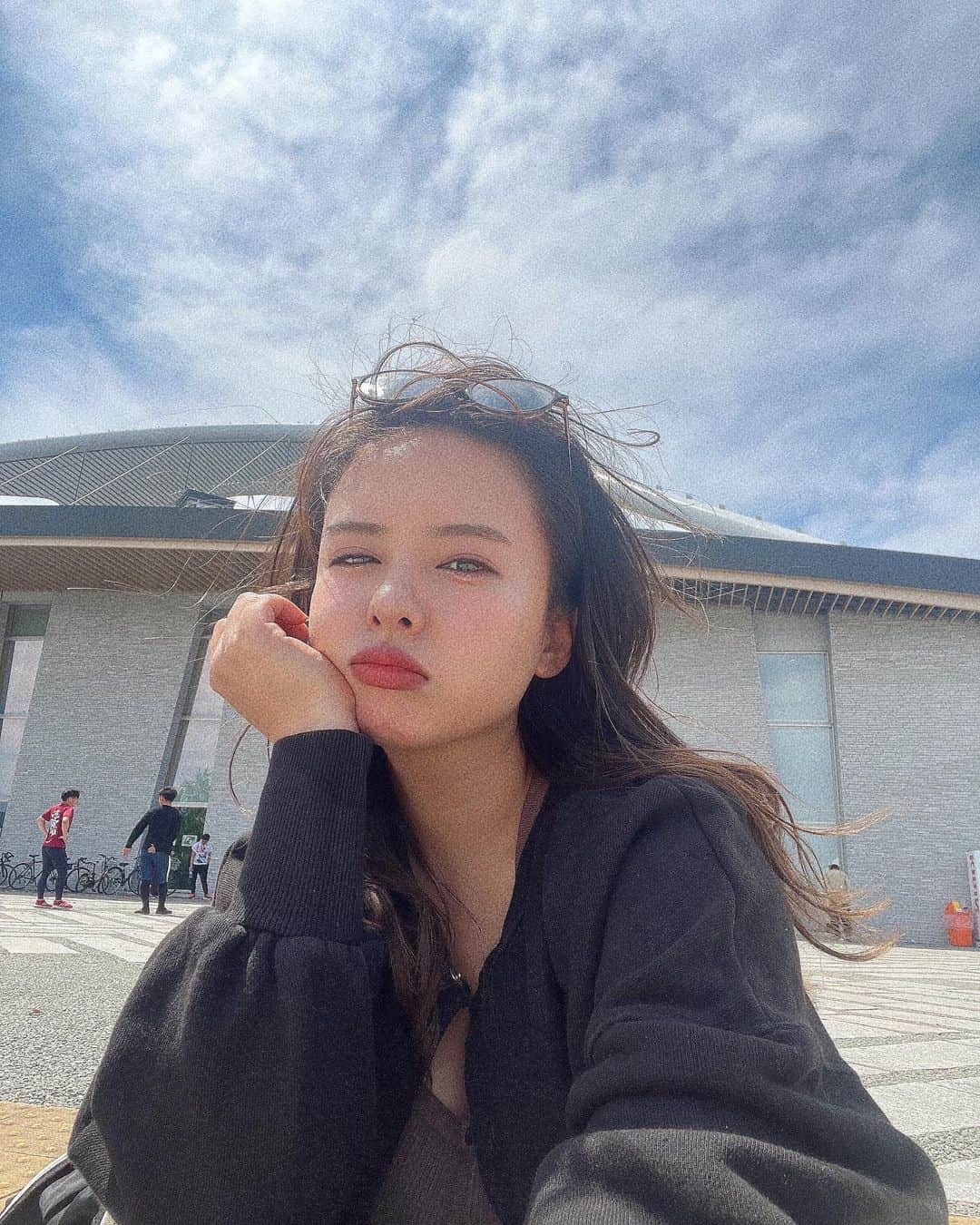 山田菜々のインスタグラム：「gw✨  お弁当作って公園に行ったり 野菜焼きパーティー(？)してみたり お友達がお家に来てくれたり ベランダで日向ぼっこしてみたり ラジバ...☜言いたくなる☺️笑  みんなはどんなgwでしたか〜〜😉？」