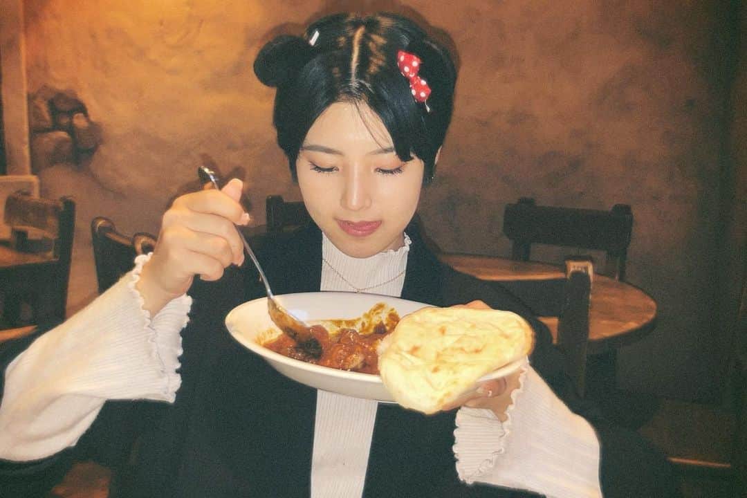 小島はなのインスタグラム：「・ はなとはなの好きなカレーたべよ??💭 ・ #DisneySea #Disney #はなとディズニー #AMEFURASSHI #小島はな #偶像　#アイドル」