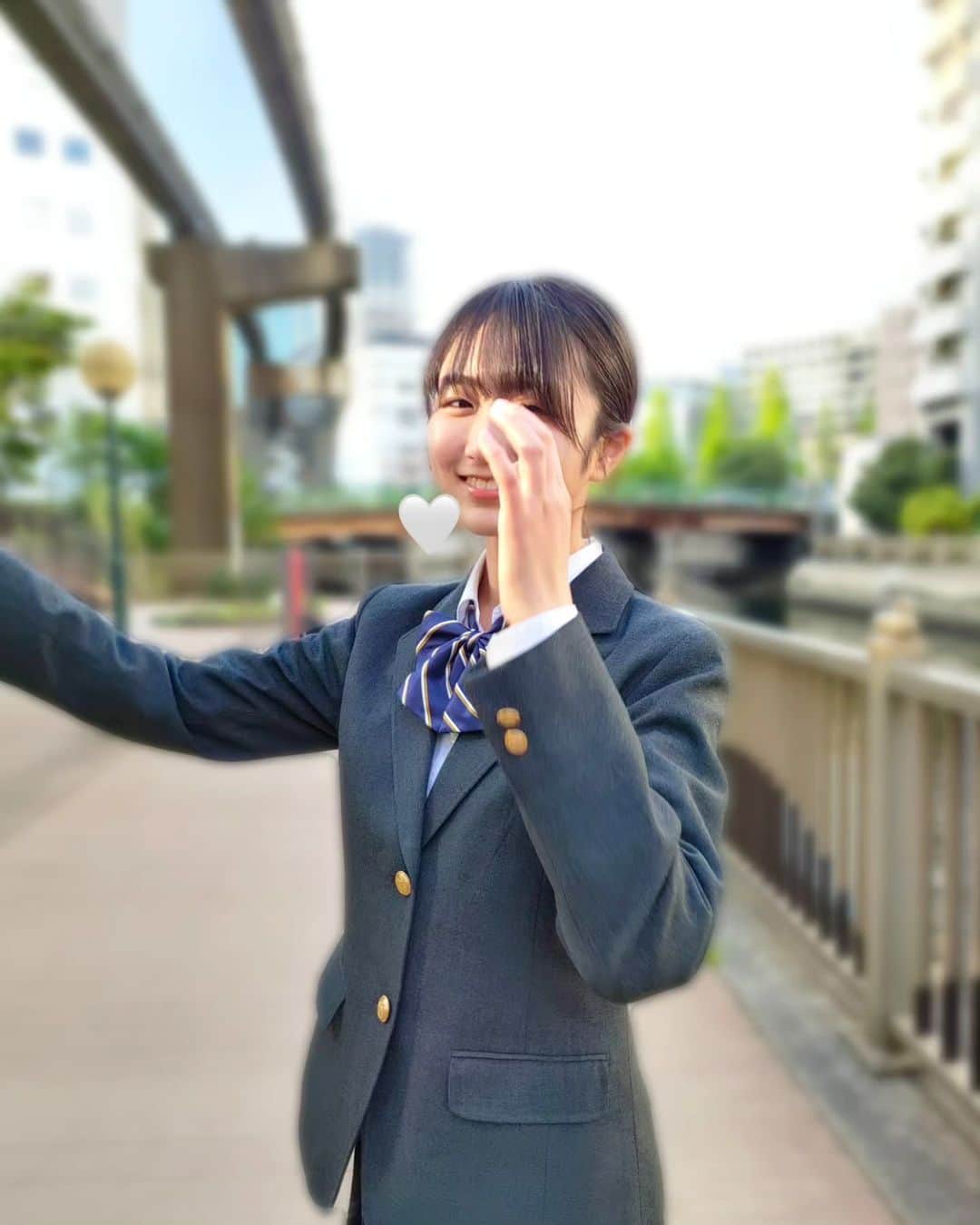 西川実花さんのインスタグラム写真 - (西川実花Instagram)「リールで好評だった写真バージョンです✨ 青リボンが可愛い💙🫶🏻  #08#jc3#ljc#制服#女優志望#モデル志望」5月7日 20時51分 - mika_nishikawa_