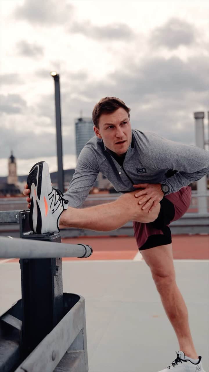 トーマス・レーラーのインスタグラム：「Anzeige - It’s not about how fast you run. It’s about the preparation, the journey and the stories you can tell. It’s the gear you love and it’s the shoe that motivates you to run an extra lap. No matter why you run - let’s enjoy the lifestyle of running. 🏃🏽‍♂️ Outfit by @newbalance at @zalando. #zalandostyle #newbalance #newbalancerunning #RunYourWay」