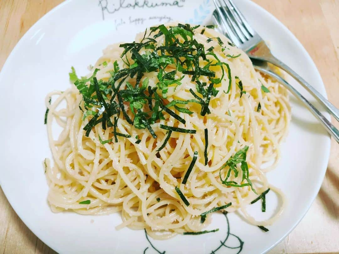 Ritsukoのインスタグラム：「ゴールデンウィークで食べたものとか。。 ほとんど写真撮り忘れてますが💦  1枚目だけ私の手作りやねん。  今日の朝ごはんは十三駅前のたい焼きでした。  明日から通常運行、頑張りましょ〜！  #ゴールデンウィーク #gw #たらこスパ #手巻き寿司  #今日の朝ごはん」