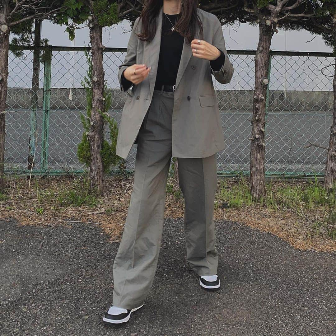 rittann48さんのインスタグラム写真 - (rittann48Instagram)「...💚👟🖤 ㅤㅤㅤㅤㅤㅤㅤㅤㅤㅤㅤㅤㅤ jacket.pants.knit…#uniqlo  気付けばall UNIQLOの日  #リネンブレンドジャケット  #リネンブレンドタックワイドパンツ   163㎝でjacketはL pantsは丈長めXS着用 ㅤㅤㅤㅤㅤㅤㅤㅤㅤ スニーカー合わせでカジュアルがすき  #ootd  #fashion  #sneaker  #セットアップ」5月7日 20時53分 - rittann__8775