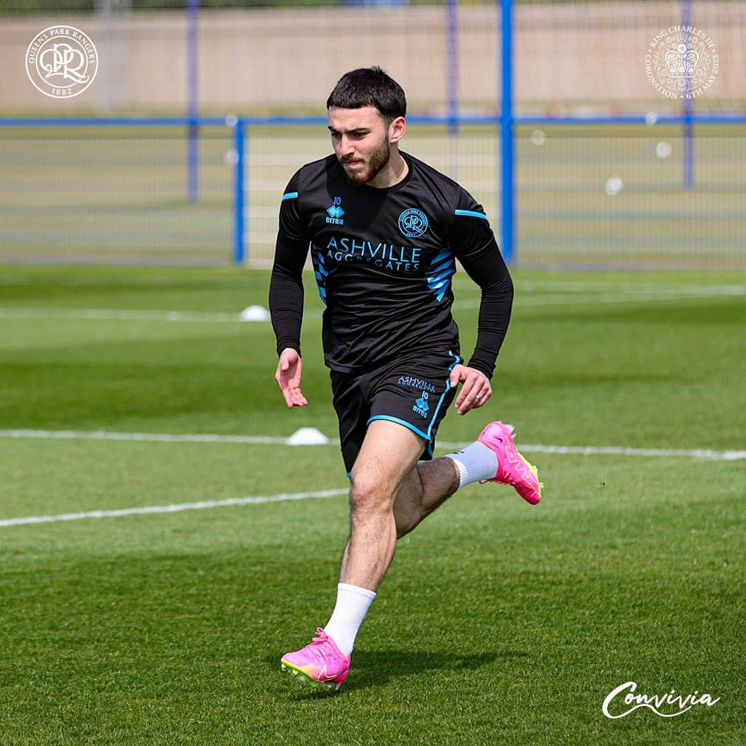 クイーンズ・パーク・レンジャーズFCさんのインスタグラム写真 - (クイーンズ・パーク・レンジャーズFCInstagram)「Putting in the last yards 👣   @ianrandallphotography 📸  #QPR | #EFL」5月7日 20時55分 - officialqpr