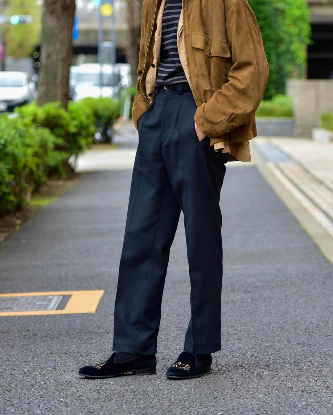 福島雄介さんのインスタグラム写真 - (福島雄介Instagram)「. . I like this kind of casual style... . . 程良くカジュアルで程良くキレイに見える雰囲気で合わせるのが好き、です。 . .  Glasses- @guepard_jp  Flight jacket- @cinquanta_official  Shirt jacket- @bagutta_shirts Tops- @saintjames  Pants- @tangent.clothing_official  Shoes- @gucci  Belt- MOD.00 Acc- @hermes @tiffanyandco @adawat_n_tuareg  Watch- @piaget  . . #flightjacket #military #jacket #fashion #ootd #mensfashion #glasses #menstyle #mod00 #bespoke #vintagejewelry #ootdfashion #menswear #vintagewatch」5月7日 20時59分 - yusuke_tiamo_fukushima