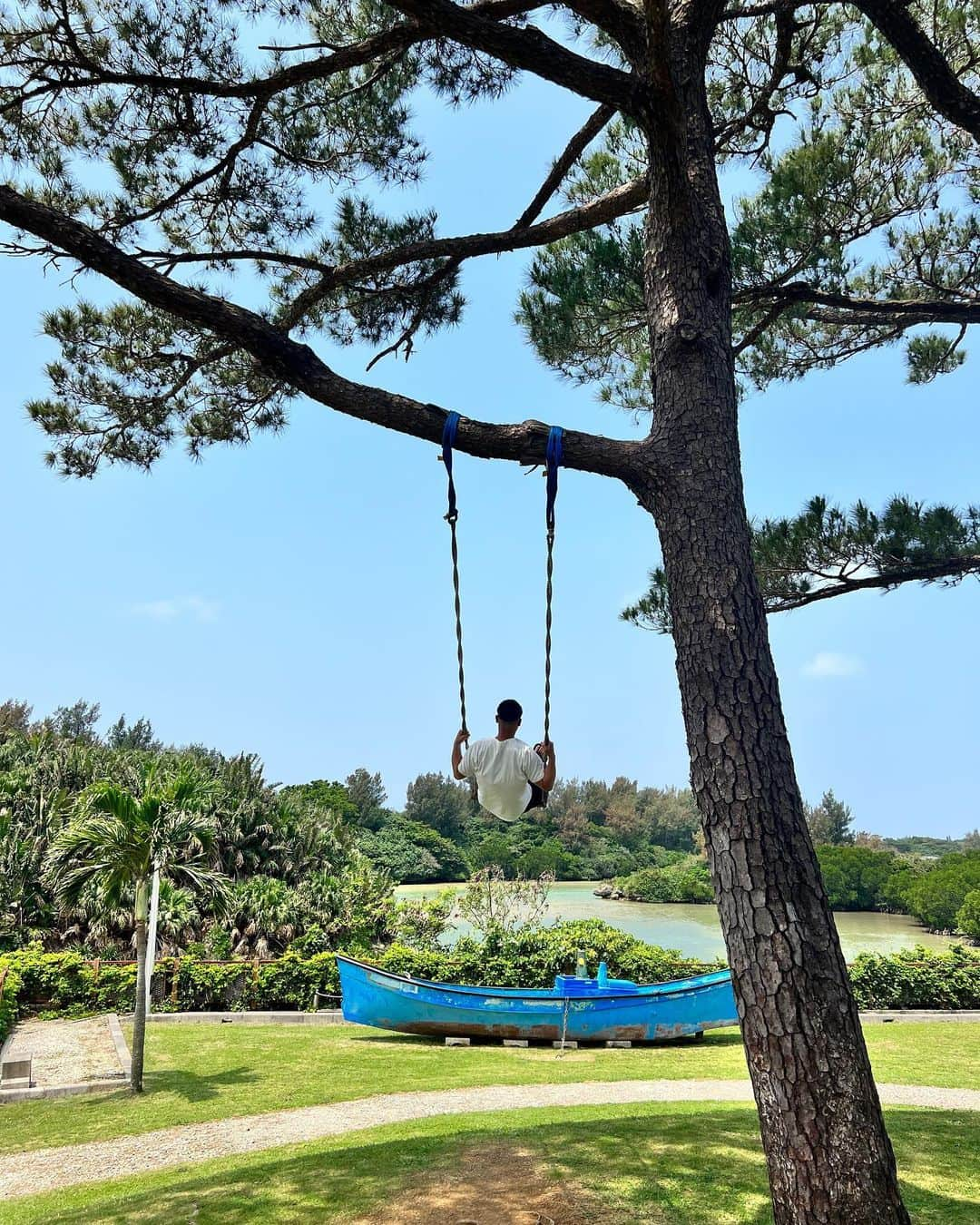 草野春香さんのインスタグラム写真 - (草野春香Instagram)「.  宮古島旅行で3日連続行ったカフェ☕️🌴🌞 広大な自然に囲まれて居心地良すぎだった🫶🏾✨  #宮古島カフェ #宮古島 #國仲商店 #伊良部島カフェ #宮古島旅行 #宮古島グルメ #伊良部島 #沖縄 #沖縄カフェ」5月7日 21時03分 - _haruka030_