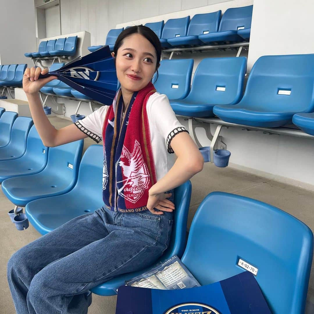 藤江萌さんのインスタグラム写真 - (藤江萌Instagram)「お姉はん達に連れてってもろた⚽️ いっぱい写真撮ってくれたから放出します！笑  ちこさんのチームを観戦してきました！！ 楽しかったぁありがとう☺︎  tops : @zara  jeans : @shein  earrings : @ete_official  necklace : @cartier  rings : @joueteofficial   そして明日の20:00-！！ SPOTV NOW「Monday Night Brighton」生放送です⚽️  マンチェスター・ユナイテッド戦🔥 お楽しみに✌︎  #サッカー #サッカー観戦 #プレミアリーグ #ブライトン #マンチェスターユナイテッド #jリーグ #コーデ #プチプラコーデ #shein購入品 #sheinコーデ #zaraコーデ #藤江萌 #football #premierleague #brighton #manchesterunited #japanesegirl #shein #zara #ete #jouete #cartier #vlog」5月7日 21時10分 - fujie_moe_official