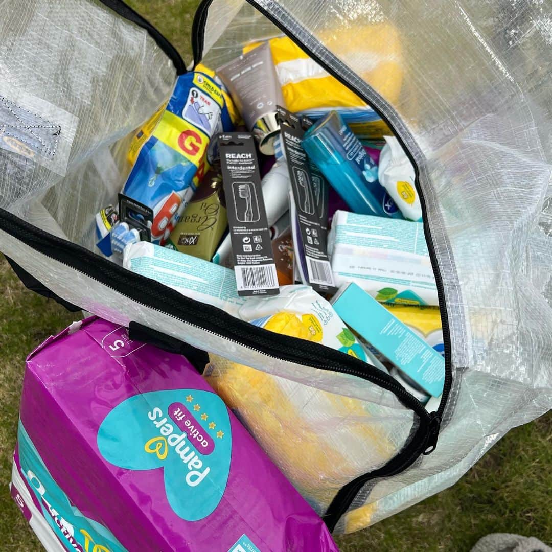 ヴィッキー・パティソンさんのインスタグラム写真 - (ヴィッキー・パティソンInstagram)「I’ve supported the hygiene bank for years, but right now it feels more important than ever that we show this charity and the invaluable service they provide some much deserved love 💛  At the beginning of the cost of living crisis, there were around 3.1 m adults going without hygiene basics. New data from InKind Direct shows this has tripled to around 9 million. A staggering figure that breaks my heart.   I can’t imagine going about my day to day life without feeling clean or having the basic feminine hygiene products needed so I could attend school. We all take so many basics for granted but can you imagine not being able to shower and put on fresh clothes? To brush your teeth? Or put nappies on your child?  Over the last couple of months, everytime I did an Amazon or Poundland shop- I added something for the hygiene bank. These donations will be distributed by The Hygiene Bank to my local food banks, schools and other places that support people living in poverty or crisis. 48kg of health and hygiene products going to those who need it the most.   It’s really easy to support your local hygiene bank just head to www.thehygienebank.com and find your nearest drop off. If you want to do more, they also have loads of volunteering opportunities as well as amazing fundraising activities coming up! I absolutely adore my love local @thehygienebank team- they’re really passionate about what they do and it's completely infectious... it makes you want to do more to help too 🥹💛  I'll put the link on my insta story for anyone hoping to find their nearest drop off point 🤍  Also, sorry if I look a little bit out of it here- we've been trying to sort this pick up for weeks but conflicting schedules and busy lives made it hard so this was literally the afternoon of my egg retrieval and I'm clearly still abit under the influence of my pain meds 🤦🏻‍♀️🥹」5月7日 21時30分 - vickypattison