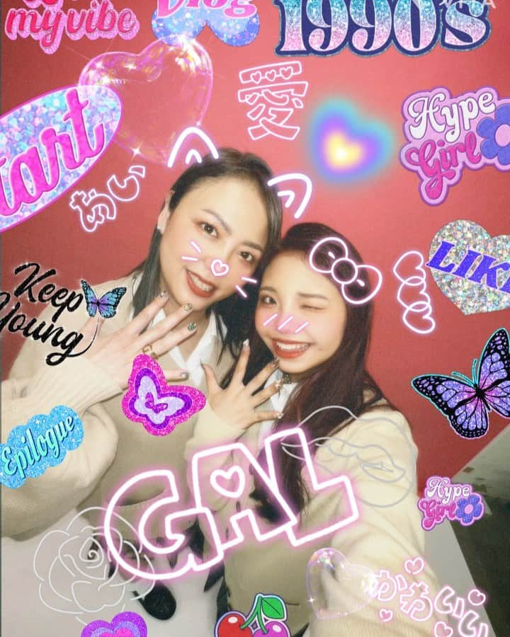 辻加純のインスタグラム：「ままショット📸🤟🏼🤟🏼  ままがPopteen出たことの 反響が凄い😂😂😂😂😂💖  私ならではのいい母の日のプレゼントになりました☺️❕🌸  #きゃすみる #きゃすみるレギュモおめでとう #きゃすみるが専属になるまで #きゃすみる目指専属   #レギュラーモデル #モデル #女優 #専属 #jk #JK #jkブランド  #JK1 #ギャル#ぎゃる#gal #fjk#高校生 #Popteen    #ドレス  #jkの素敵な思い出  #blea  #fjkブランド #ヒーロー #海外ギャル #垢抜け #y2k #ヤツルギ #おはよう朝日 #ギャル #親子」