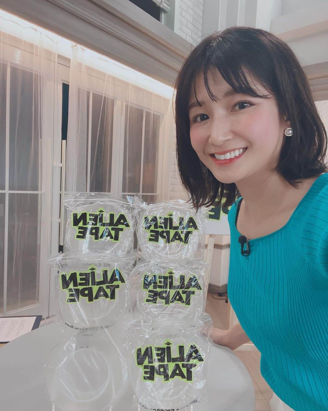 小西ゆりなさんのインスタグラム写真 - (小西ゆりなInstagram)「OAご覧いただいた皆様、沢山のご注文ありがとうございました🙇‍♀️✨ あと残り数時間となりますが… 今日限り送料無料！セール価格！でご購入いただけます‼️ 検討されている方はお急ぎくださーい😀 次回はまた1週間後に出演予定なので、またお知らせします📢 #qvc #生放送 #商品アドバイザー #小西ゆりな #浅井企画 #セール価格 #送料無料 #エイリアンテープ」5月7日 21時41分 - yurina_konishi