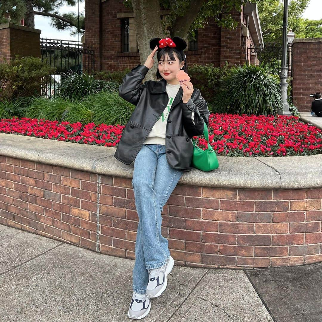 河崎みーなさんのインスタグラム写真 - (河崎みーなInstagram)「Disney１週間コーデまとめ🐭❤️✨  お気に入りディズニーコーデ7選まとめてみたよ❣️ ▶︎何番目のコーデが好き??💭  この投稿保存してディズニー行った時の参考にしてねっ🫶🏻 . . .」5月7日 21時45分 - minakawasaki