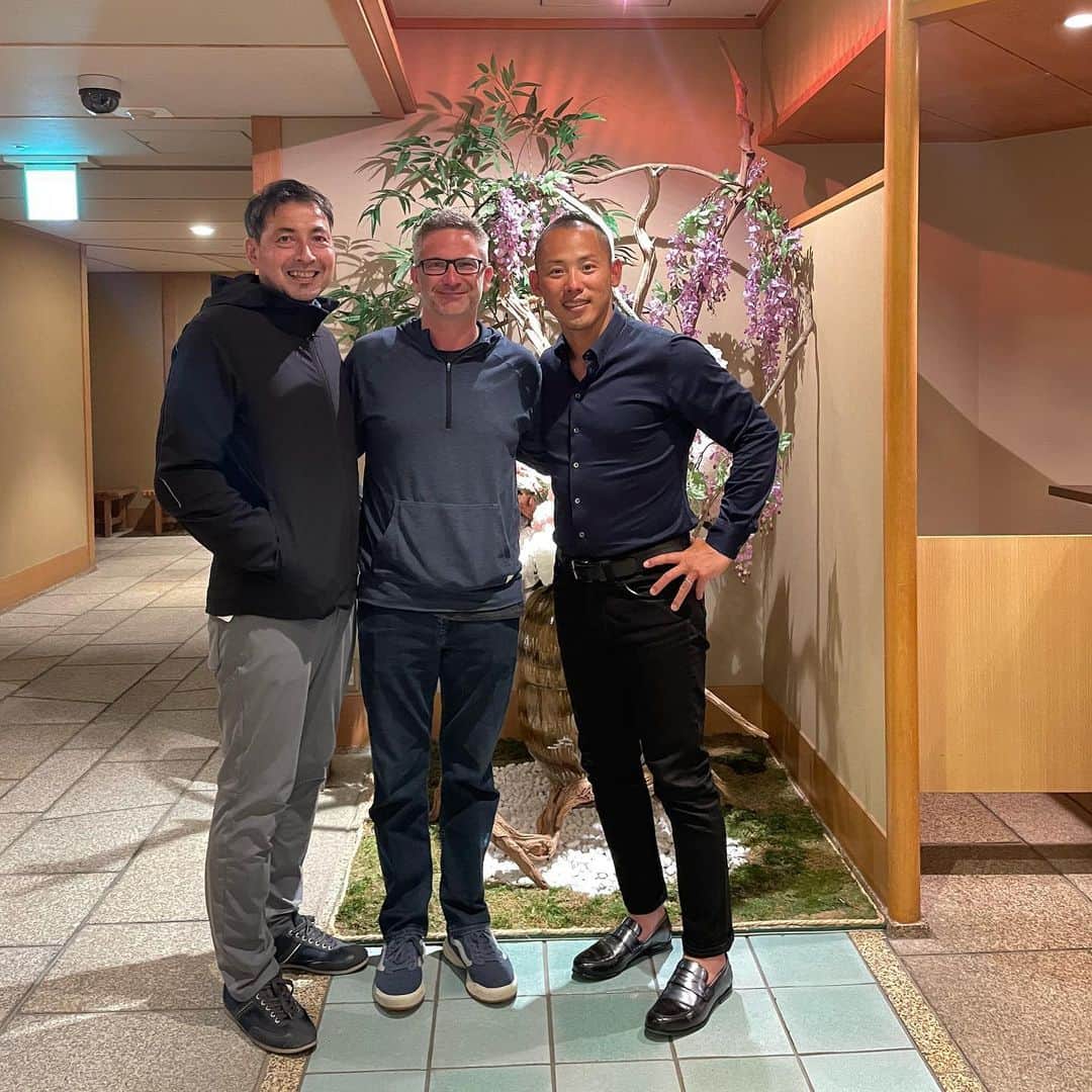 矢野謙次のインスタグラム：「Joshとハジさんと久しぶりの再会😍  Joshはフライトで疲れてるのに、ハジさんは忙しいのに誘ってくれてありがとうございました。　感謝。」