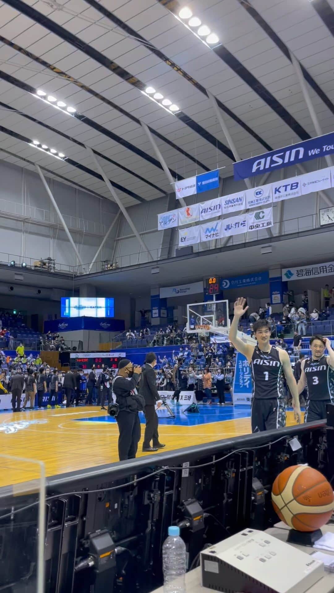 小林拓一郎のインスタグラム：「今シーズンも本当にありがとうございました❕❕❕  #シーホース三河 #解き放て」