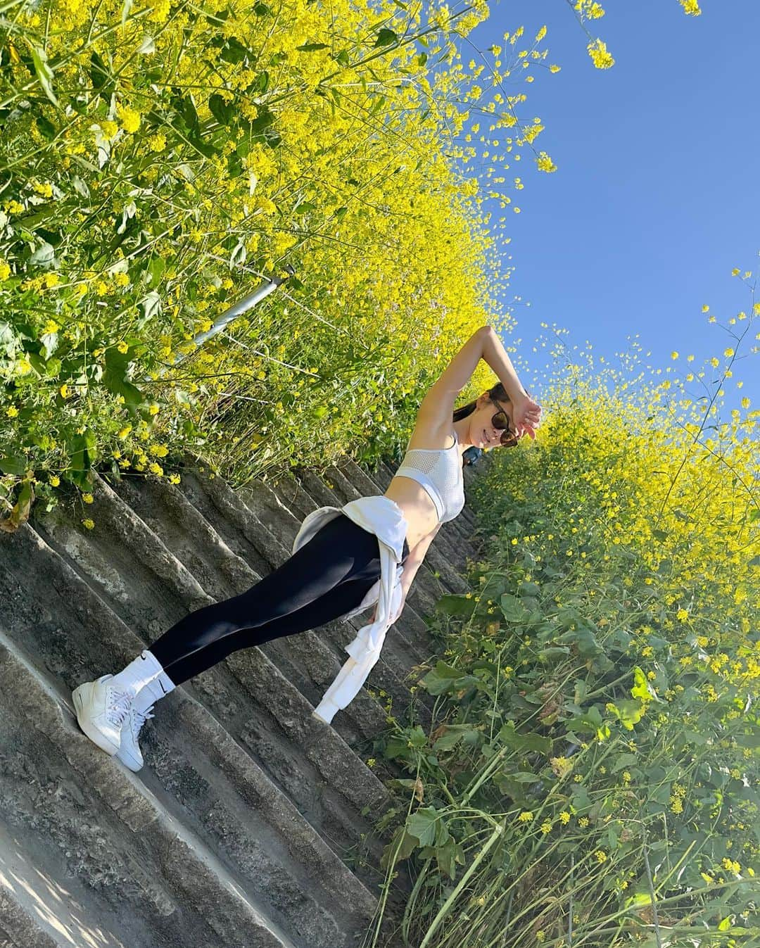 市原佑梨さんのインスタグラム写真 - (市原佑梨Instagram)「hiking🏃‍♀️⛰✨✨✨✨  🥵🤭  in LA🇺🇸」5月7日 22時20分 - yuri_ichihara