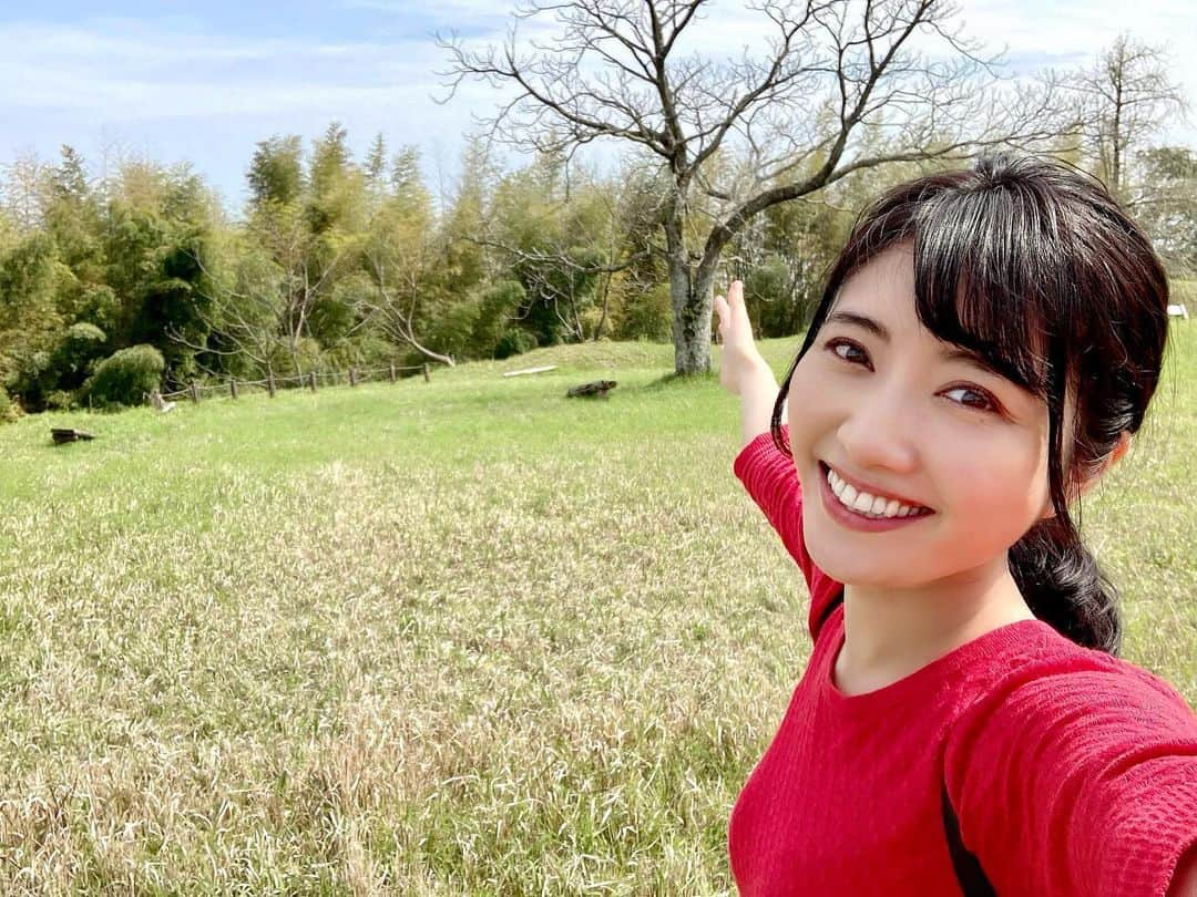 久保井朝美さんのインスタグラム写真 - (久保井朝美Instagram)「🏯 本当に良いお城❤️  深いお堀と 曲輪の開放感の対比 堪らないのです🥹✨  都於郡城の特徴や歴史など 詳しい解説は 少し前の投稿をご覧ください🍀  #都於郡城 #最強の城 #久保井朝美 #気象予報士 #防災士 #講演会講師 #城ガール #お城好きな人と繋がりたい #japanesecastle」5月7日 22時23分 - asami_k920