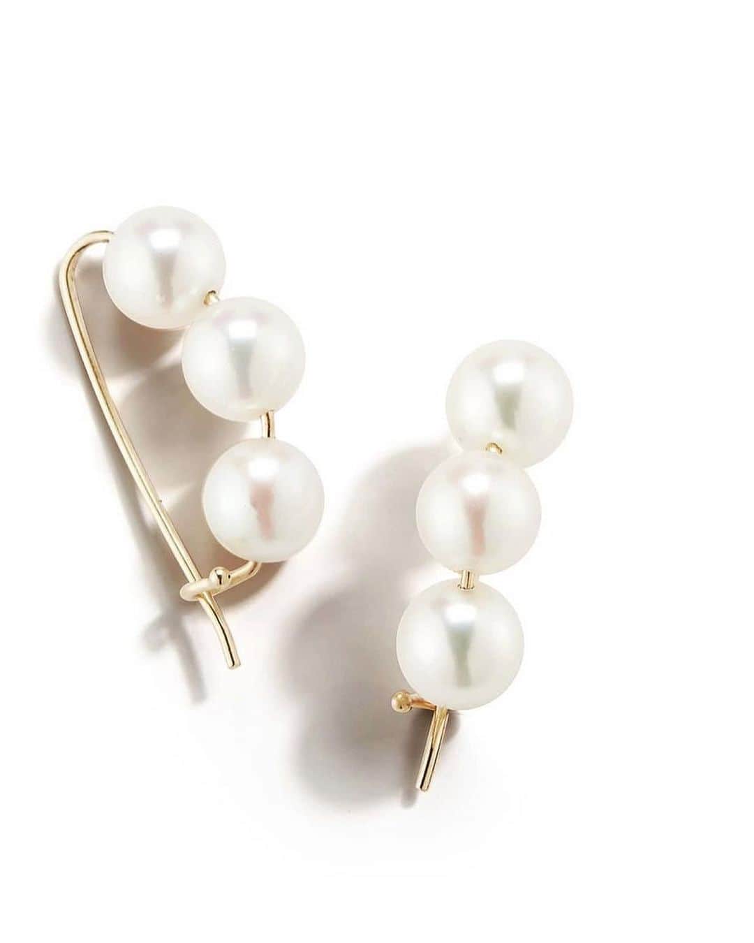 M I Z U K Iさんのインスタグラム写真 - (M I Z U K IInstagram)「Most Loved 💕  Shop MIZUKI’s Most Loved Pearls on www.mizukijewels.com  #mizuki #mizukijewels #mizukijewelry #seaofbeauty #essentials #pearls #modernpearls #safetypin  #earrings #most  #loved」5月7日 22時34分 - mizukijewels