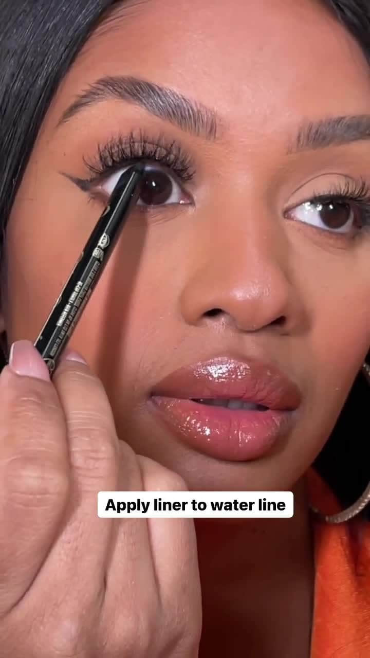 ipsyのインスタグラム：「There’s nothing quite like a smoky, smudgy eye look. Tap the link in our bio for a complete guide to every type of eyeliner and to find out which one is best for you. #IPSY @sherizarahman」