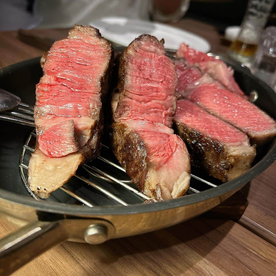 酒井健太さんのインスタグラム写真 - (酒井健太Instagram)「これは肉ですか  #そうです #スンゲーウマカタ」5月7日 22時50分 - kenta_sakai