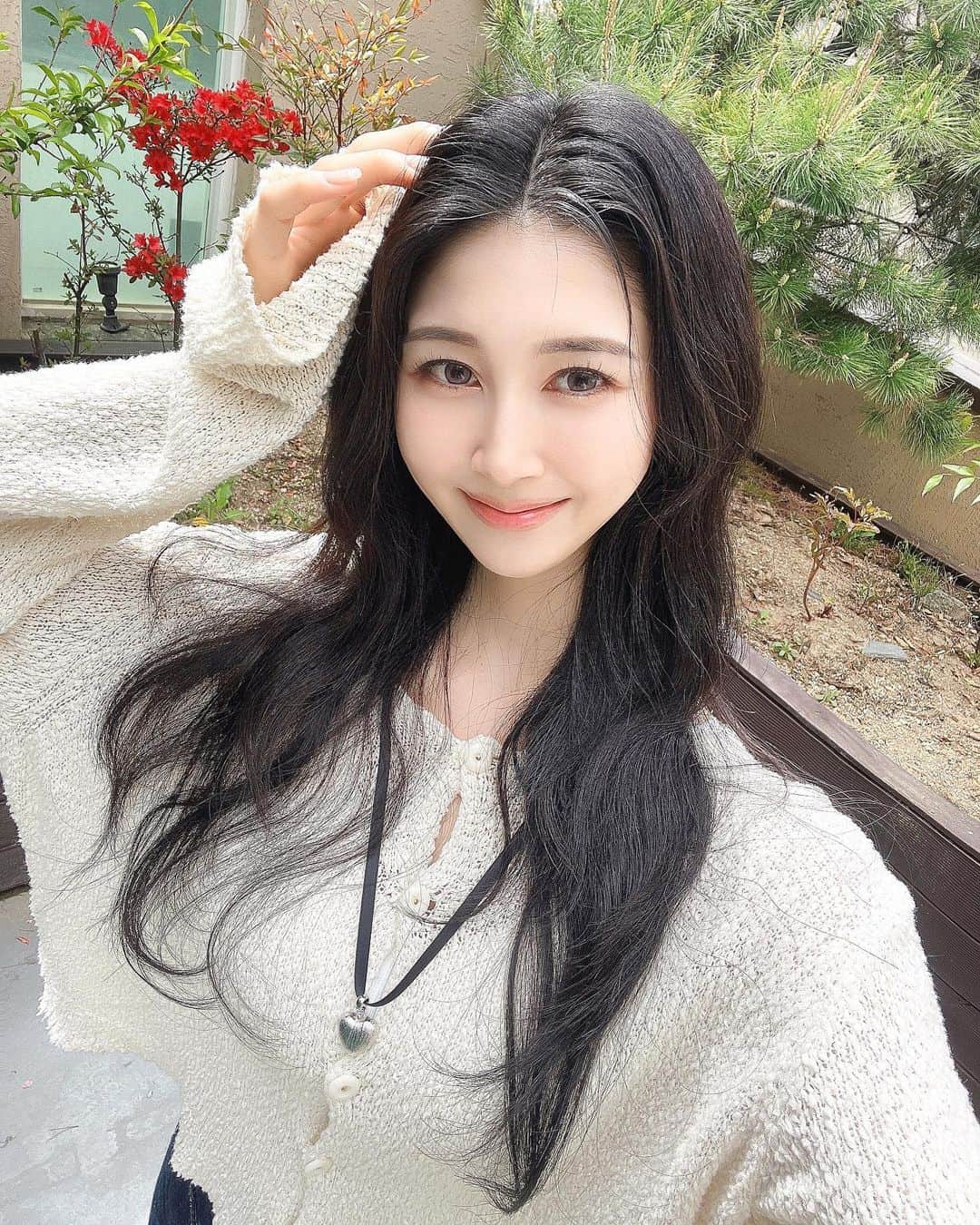 のインスタグラム：「인스타 오랜망에용🩵  メイクさんのお姉ちゃんも偶然同じく愛用していたマスクパック。この日もパックをしてからメイクして貰いました〜🫶🏻 まだ韓国国内の通販しかないからQoo10とかolive youngで買えるようになってほしいなぁ🥺♡」