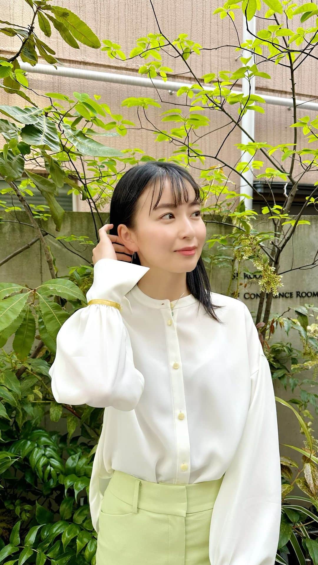 岩間恵のインスタグラム：「Chenonのお洋服ご紹介！！ めーっちゃ喋ってます🥹🥹💪」