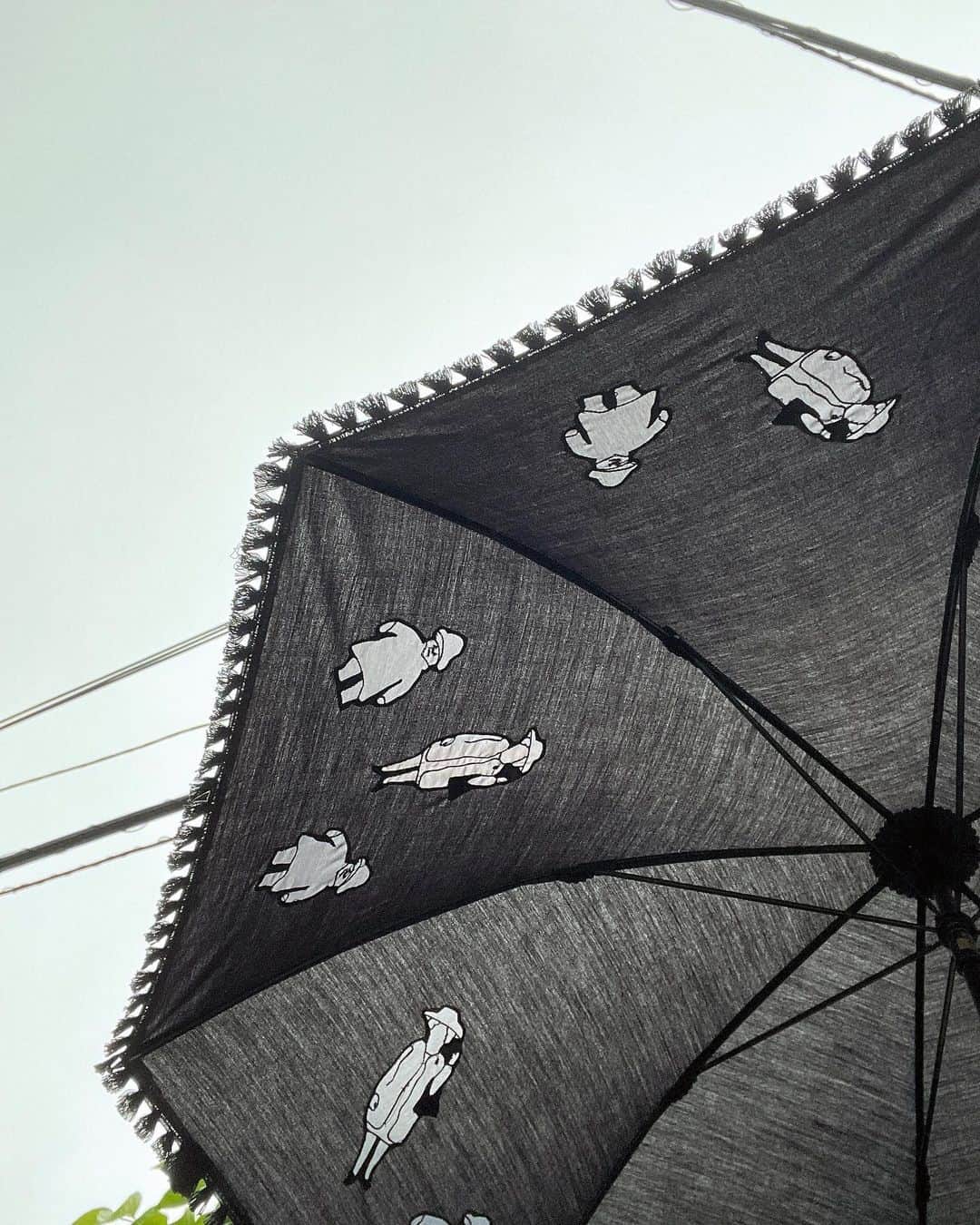 木下ココさんのインスタグラム写真 - (木下ココInstagram)「😭☔︎ ・ 雨時間を運良く活かせた今日は、 トリートメントとカラーへ✨✨ ・ 道中は、流石に雨を無視出来ないくらいの土砂降りで、日傘を雨傘代わりに使っていたら、珍しく傘をさす姿に驚かれてしまう場面も😂 ・ あまりに的確な指摘に 『確かに。。』と口癖がポロり。 ・ 禁句祭りになった”確かに”を🆖ワードにするゲームを思い出しました。 ・ 出だしのリアクションから、いきなり言ってたりするのでまじむずいです♾やってみて欲しい。笑 ・ ・ ・ ・ #週末 #雨の日  #日傘 #木下ココ」5月7日 23時10分 - cocot_chan