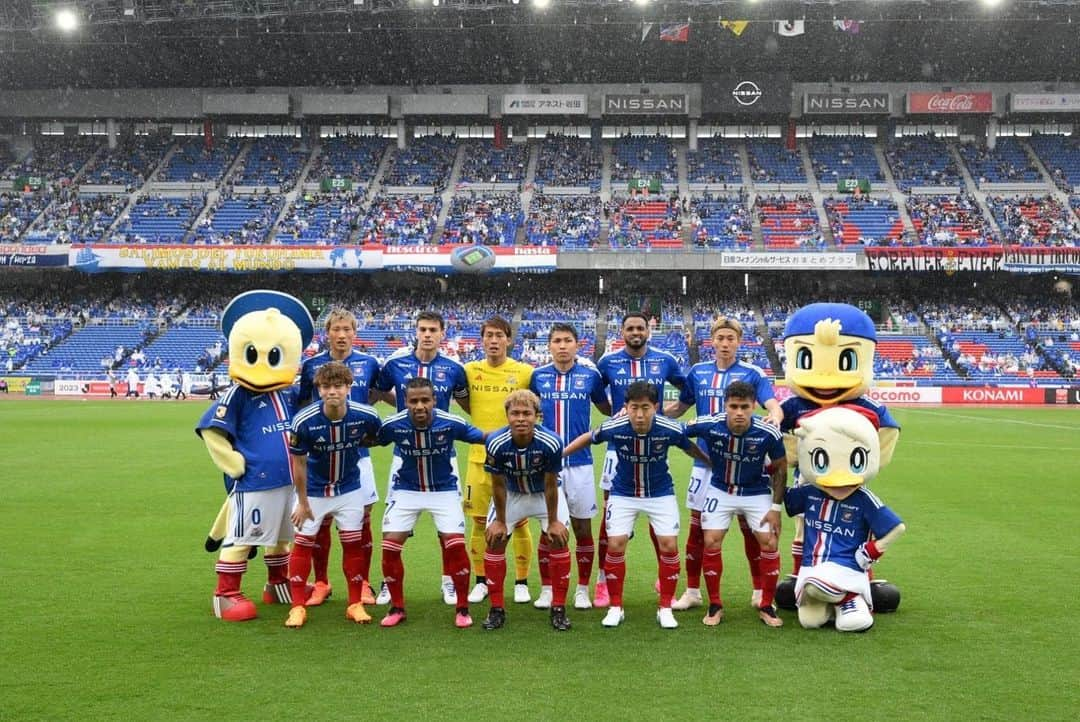 畠中槙之輔さんのインスタグラム写真 - (畠中槙之輔Instagram)「_ vs kyoto 4-1 win○ 雨の中最高の応援ありがとうございました！🔥 まだまだこれから🔴⚪️🔵 #マリノスファミリー #fmarinos #横浜Fマリノス #newbalance #ZAMST」5月7日 23時13分 - hatanaka_shinnosuke