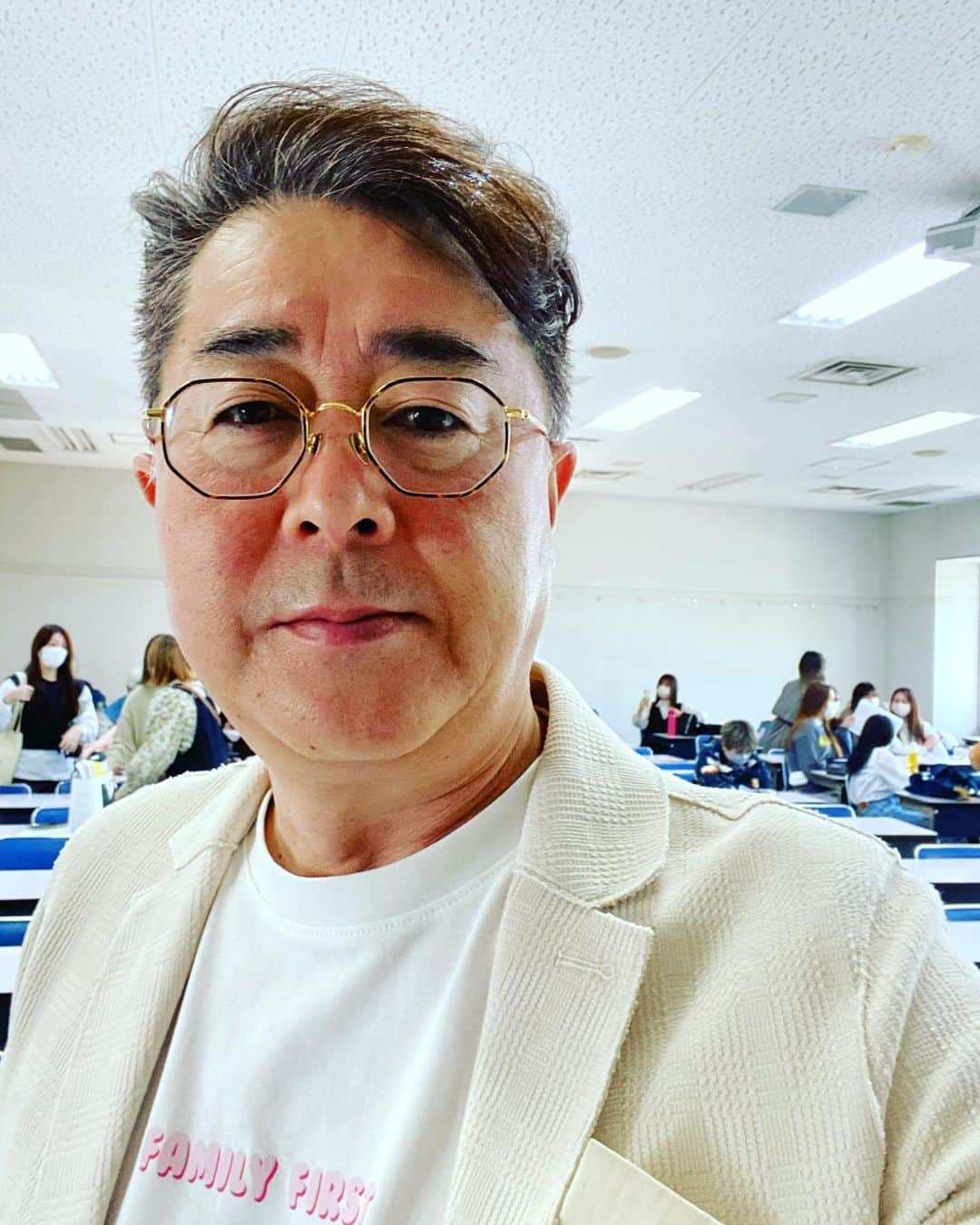 多賀公人さんのインスタグラム写真 - (多賀公人Instagram)「GWは大学の授業をしっかりやって海に行ってそうめんたべて、初めての大阪城ホールにも行けました。会社員時代はチケットは手に入ってもコンサートに行けたためしがありませんでした。GWらしく過ごせました！ありがとう。  #gw #the1975  #osaka #music  #大阪城ホール　#海　#ship #love #ocean  #fun #life #多賀公人　#アナウンサー　#大学　#非常勤講師」5月7日 23時14分 - kimito_taga