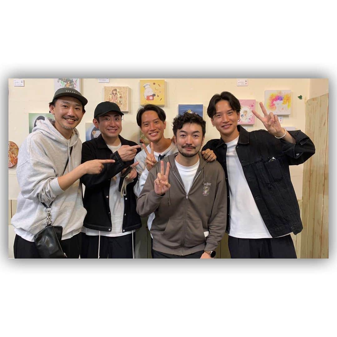 聡太郎のインスタグラム：「『The EGG展 season2』 全日程、無事終了しました！  お足元の悪い中お越しいただいた皆様、 誠にありがとうございました！！ 温かく接してくださるみなさまに囲んでいただき、 幸せいっぱいのひとときでございました🥚  親友たちも駆けつけてくれました。 ありがとう万平・心平・哲平・べっちん・じゅった！！ LOVE！！」