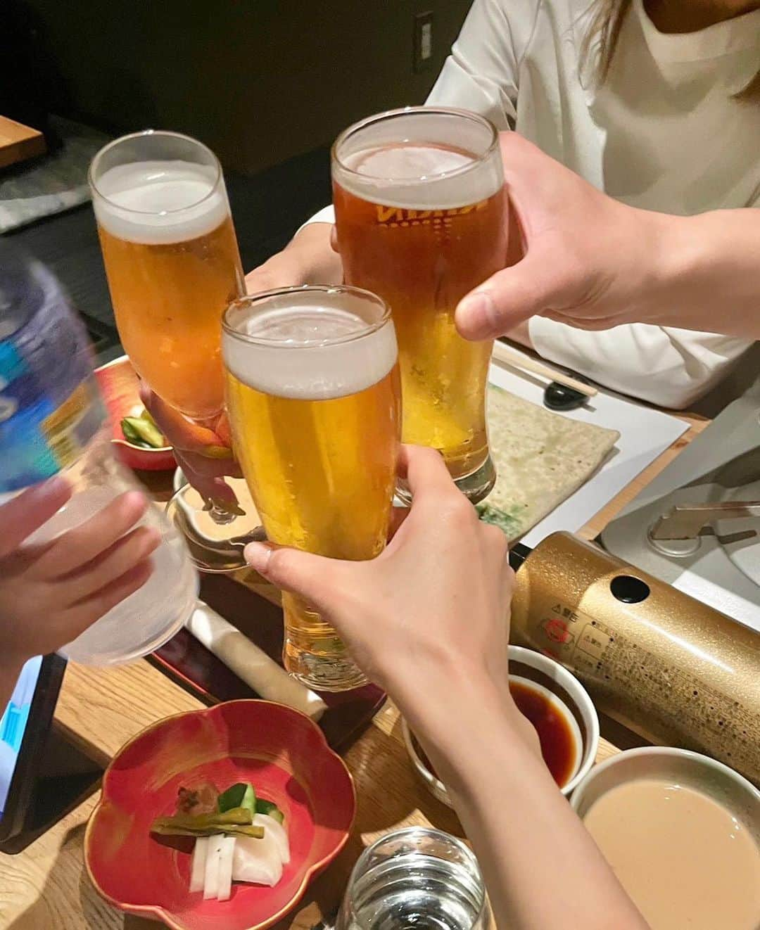 遠藤彩香さんのインスタグラム写真 - (遠藤彩香Instagram)「🏍️のあとの夜ご飯わー、、 焼き鳥ーっ！！🍻  この日めちゃ暑かったから うんま〜だったよね〜🤤  気づいたらビールもワインも日本酒もw  ご馳走しゃ〜ま〜😋  #焼き鳥#飲んだくれ#晩飯」5月7日 23時17分 - endo_ayaka