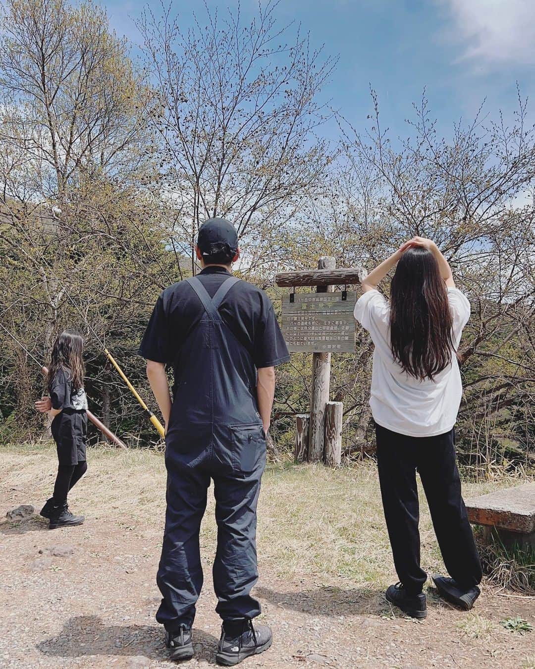 畑野ひろ子のインスタグラム：「先日、山梨県にキャンプに行ってきました🏕️ お友達ファミリーとのキャンプでしたが、集合前にドライブして、お友達がおすすめだよって教えてくれたパン屋　@megane.kiyosato へ🍞 いろいろ美味しかったけど、特にスコーンとドーナツが最高でした😍（写真がなくてごめんなさい🙏） いますぐにでもまた食べたい😋」